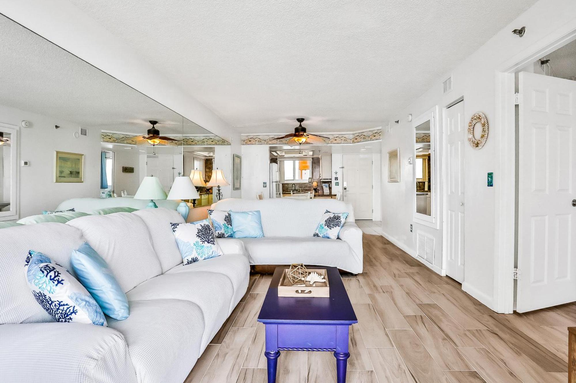 Oceania Plaza & Suites New Smyrna Beach Room photo
